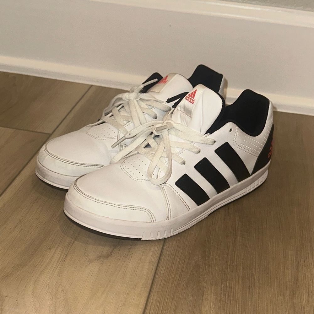 EUC Women’s Adidas B&W Sneakers Black & White Shoes Size 6